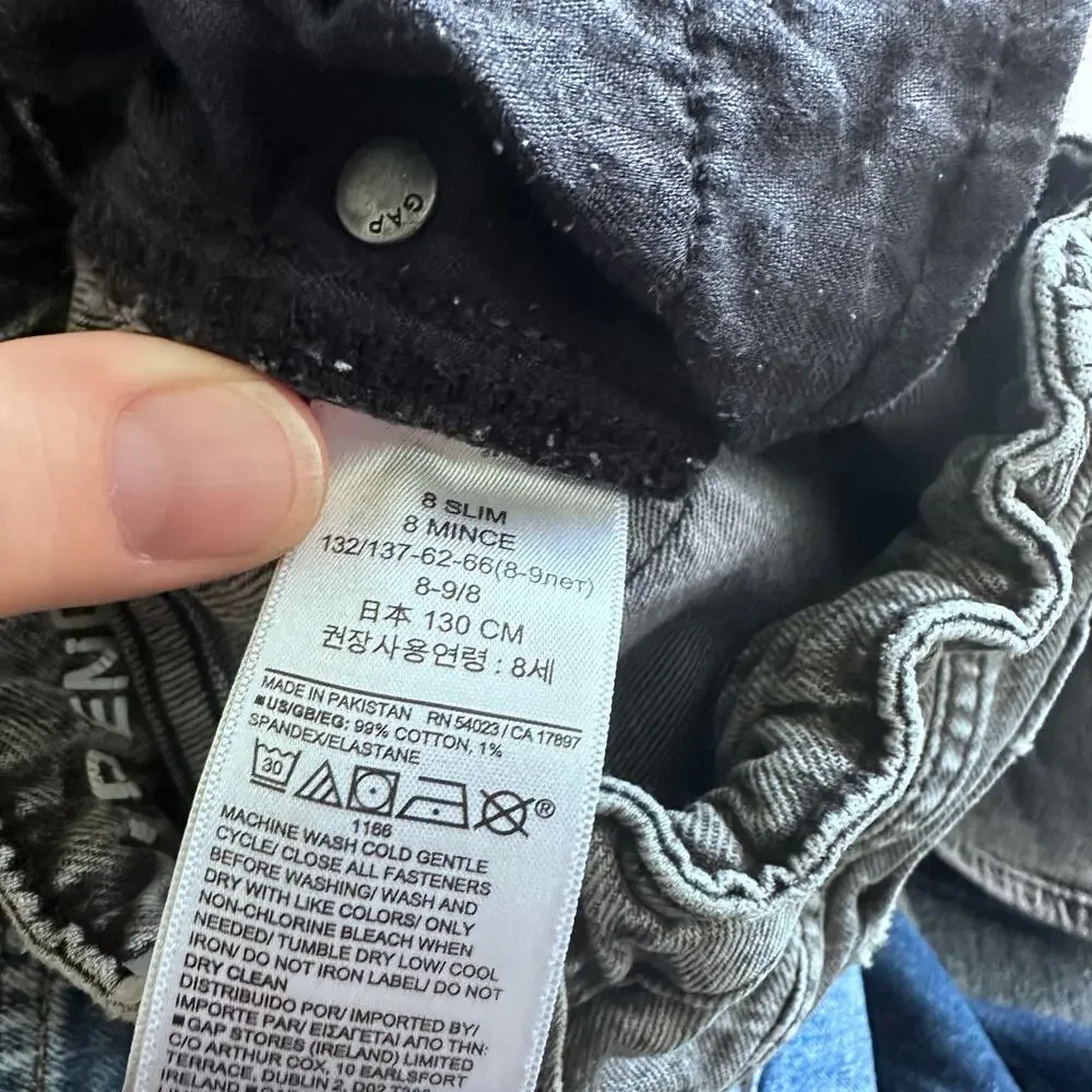 Gap girlfriend slim black wash distressed jeans